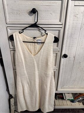 Nicole by Nicole Miller Cream Textured V‑Neck Midi Dress